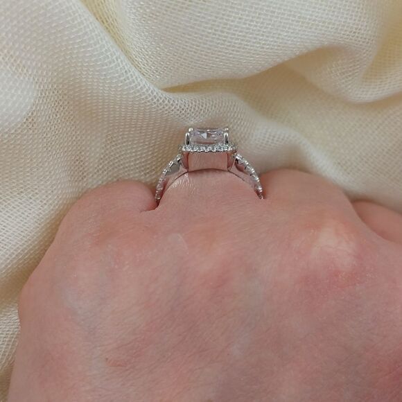 4 Carat Engagement Ring 925 Sterling Silver - Picture 9 of 11